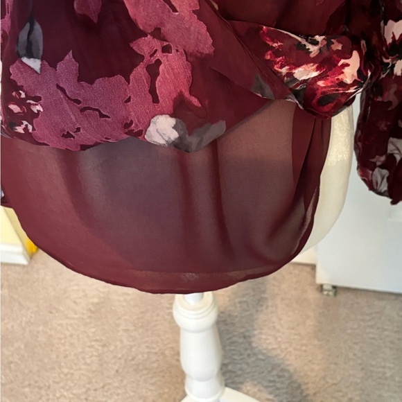 WHITE HOUSE BLACK MARKET Burgundy Sheer Sleeve Top Size 2 - Picture 4 of 11